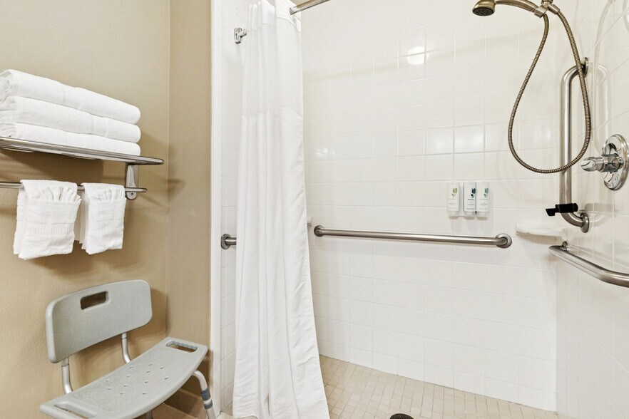 More Photos Of 130 Holiday Blvd, Covington Hotel For Sale