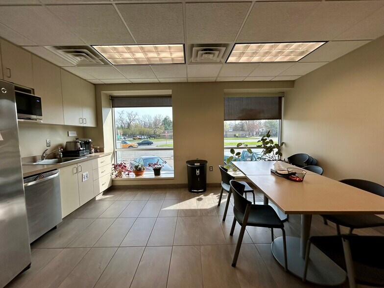 More Photos Of 26075 Woodward Ave, Huntington Woods Office For Lease