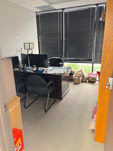 More Photos Of 1650 Beacon Pl, Oxnard Warehouse For Sale