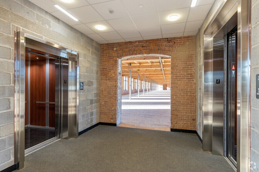 More Photos Of 2400 8th Ave, Altoona Office For Sale