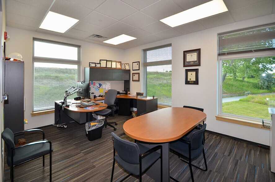 More Photos Of 970 S 29th St W, Billings Office For Sale