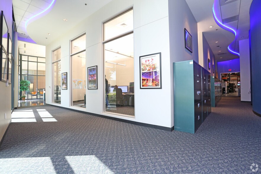 More Photos Of 16503 Air Center Blvd, Houston Unknown For Lease