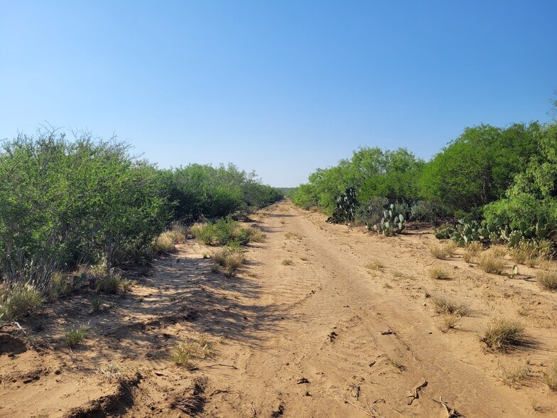 More Photos Of Highway 83 North, Laredo Land For Lease
