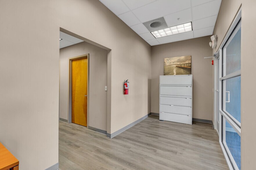 More Photos Of 355 N County Line Rd, Jackson Unknown For Lease