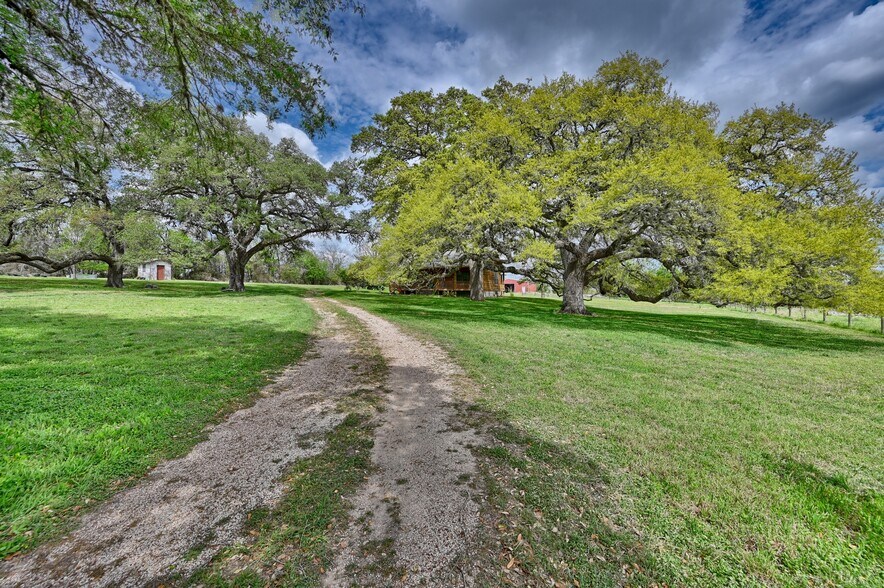 More Photos Of 1030 Dixie Rd, Brenham Land For Sale