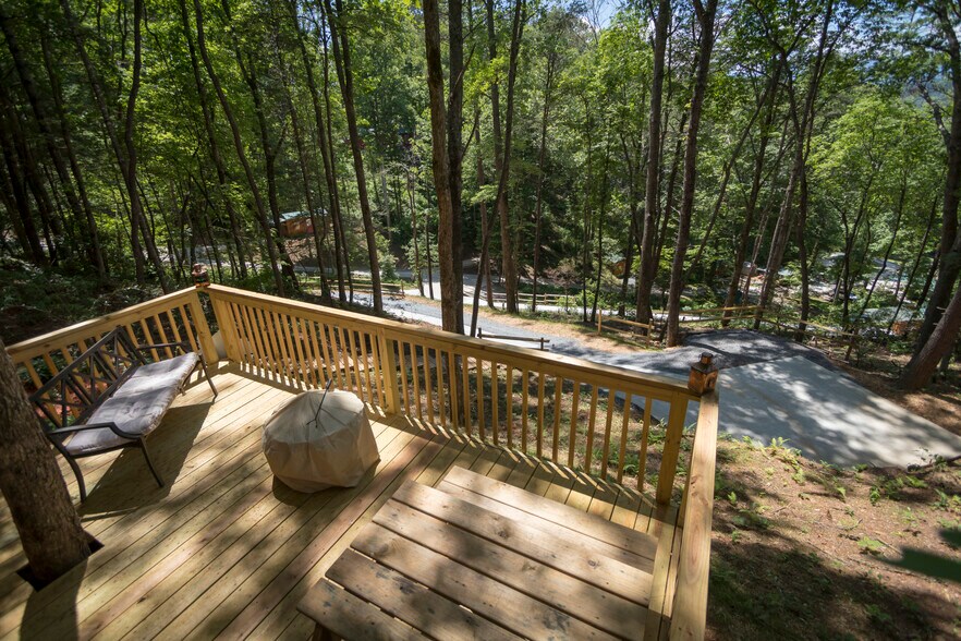 More Photos Of 88 Lower Mountain Creek Rd, Robbinsville Trailer Camper Park For Sale