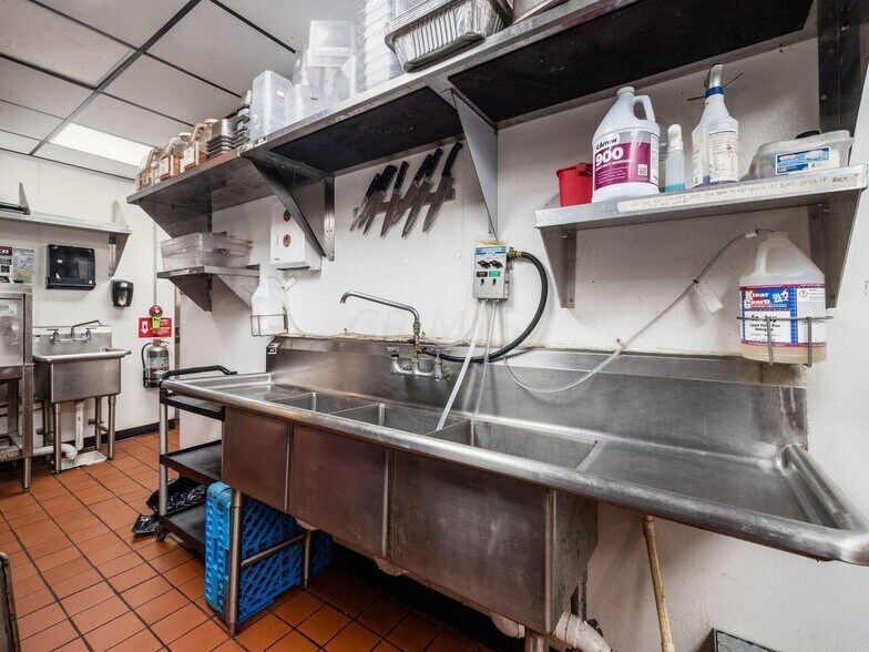 More Photos Of 7360-7362 E Main St, Reynoldsburg Storefront Retail Office For Sale