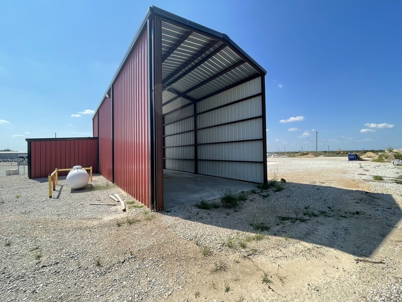 More Photos Of 9606 Interstate 20, Eastland Light Manufacturing For Sale