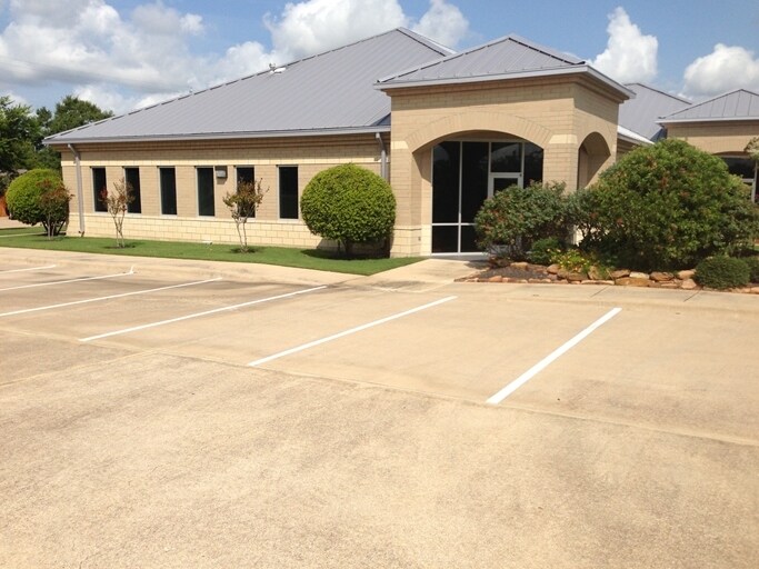 Primary Photo Of 3308 Longmire Dr, College Station Office For Lease