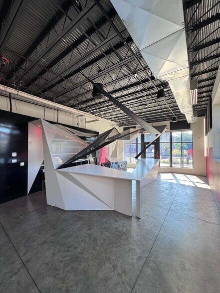 More Photos Of 257 N Water St, Kent Storefront Retail Residential For Sale
