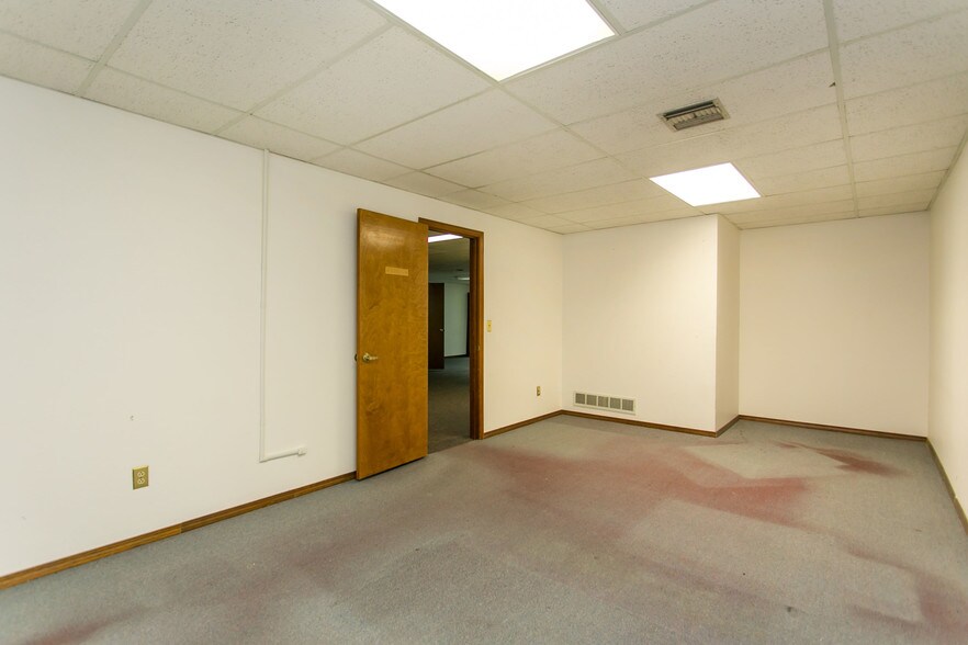More Photos Of 100 N Fruitland St, Kennewick Office For Lease