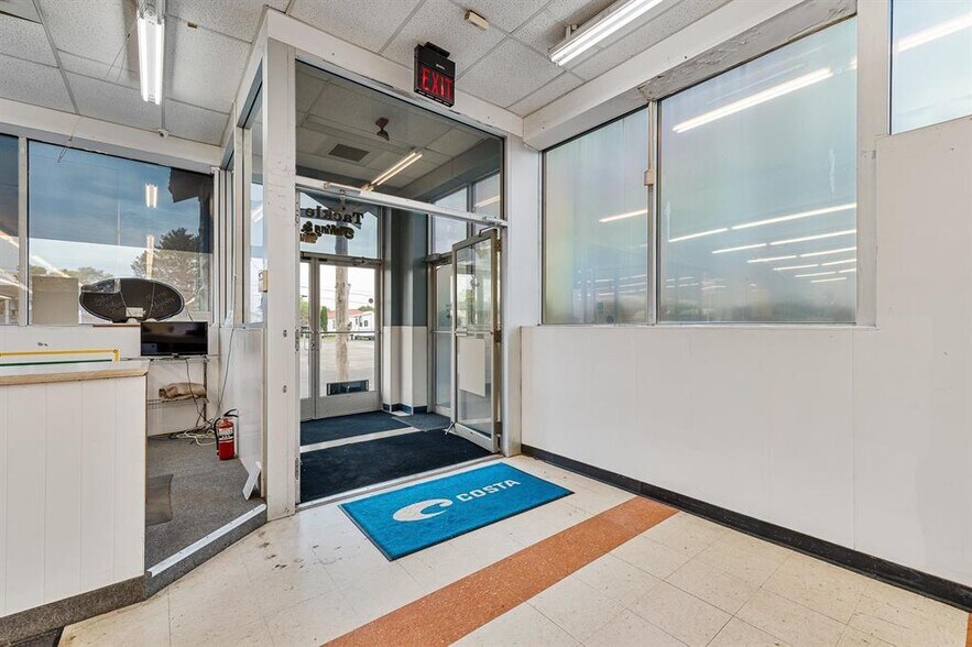 More Photos Of 411 Solida Rd, South Point Storefront For Sale