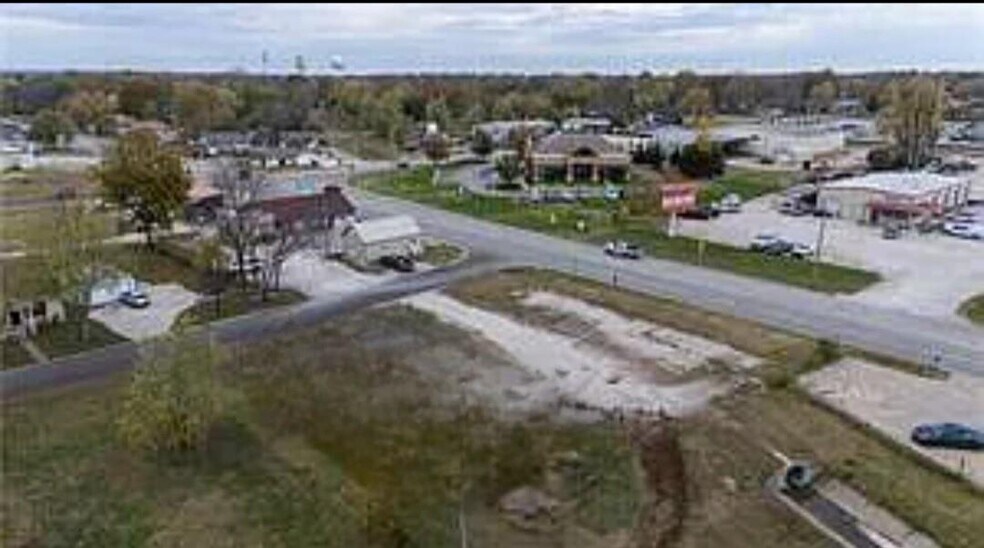 More Photos Of 1303 East St, Iola Service For Sale