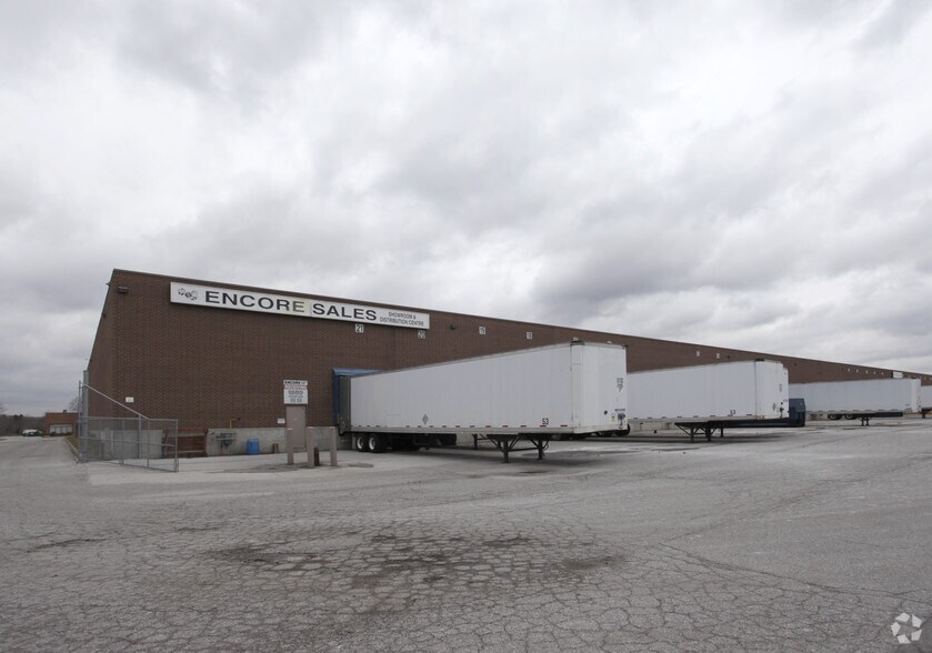 More Photos Of 333 N Rivermede Rd, Vaughan Warehouse For Lease