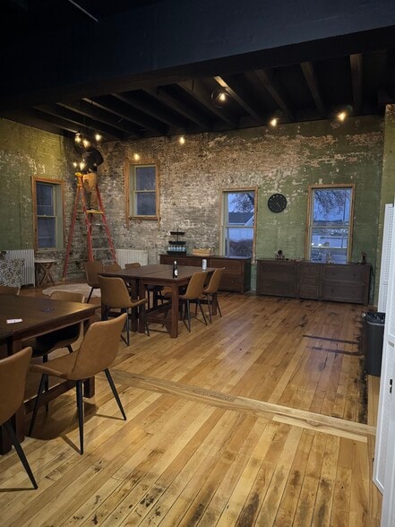 More Photos Of 203 Ellis St, Kewaunee Office For Sale