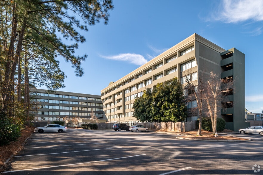 More Photos Of 2055 S Park Pl SE, Atlanta Hotel For Sale