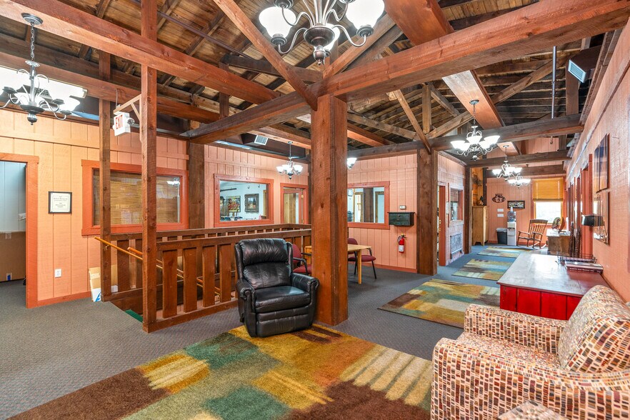 More Photos Of 50 Middlebrook Ave, Staunton Storefront For Sale