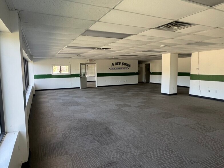 More Photos Of 6340 Bonny Oaks Dr, Chattanooga Warehouse For Lease