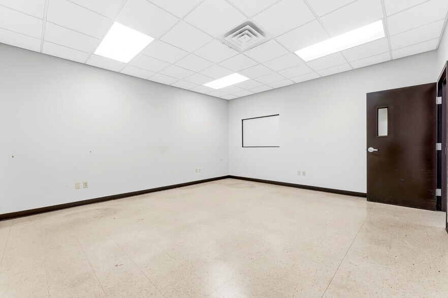 More Photos Of 161 Adena Ln, Clarksburg Office For Lease