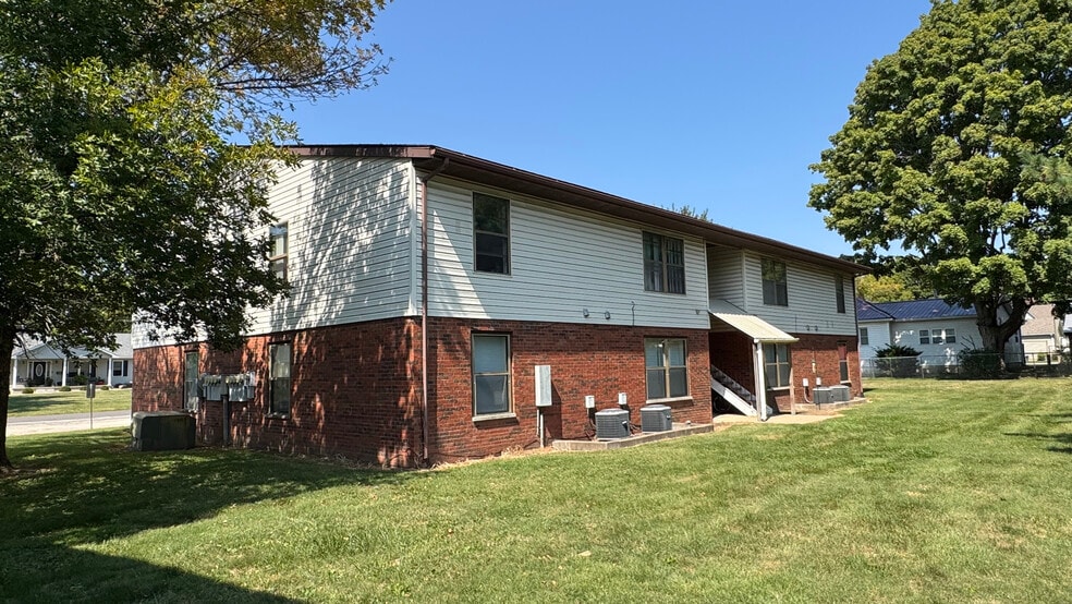 More Photos Of 818 6th St, Carrollton Apartments For Sale