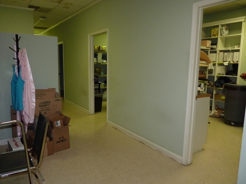 More Photos Of 210 New Rd, Linwood Storefront For Lease