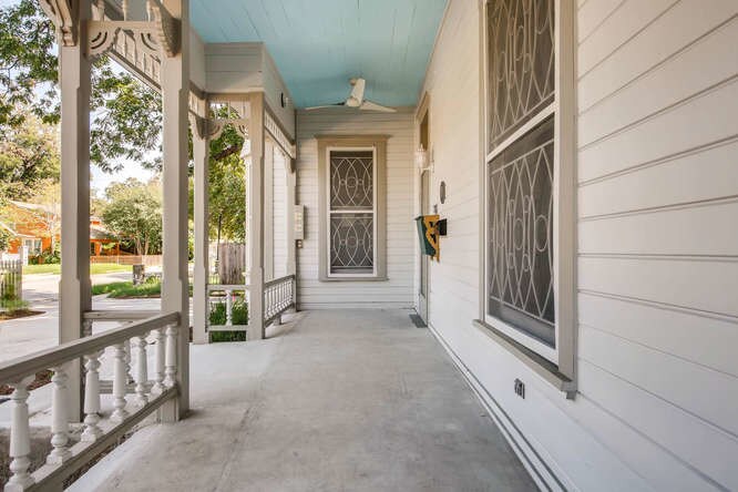 More Photos Of 1301 E Cesar Chavez St, Austin Loft Creative Space For Sale