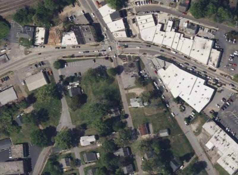 More Photos Of 1279 Pendleton St, Greenville Apartments For Lease