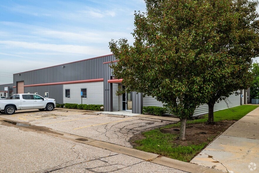 More Photos Of 9133 E 37th St N, Wichita Warehouse For Lease