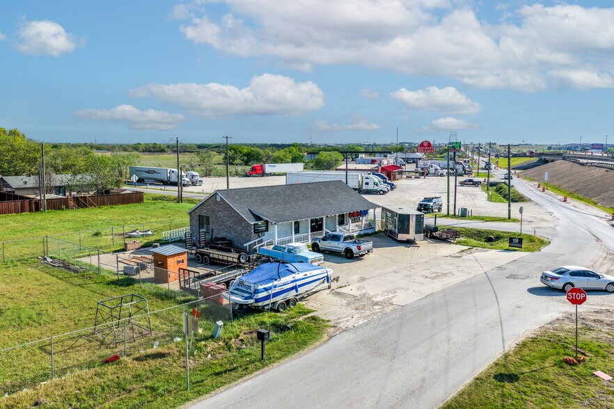 More Photos Of 720 E Lamar St, Royse City Freestanding For Sale