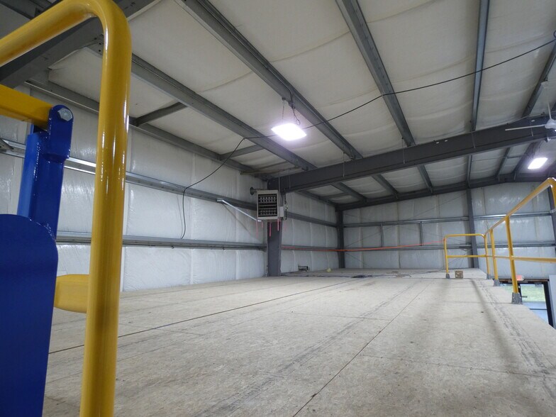 More Photos Of 281 W Business Park Loop, Shelton Warehouse For Lease