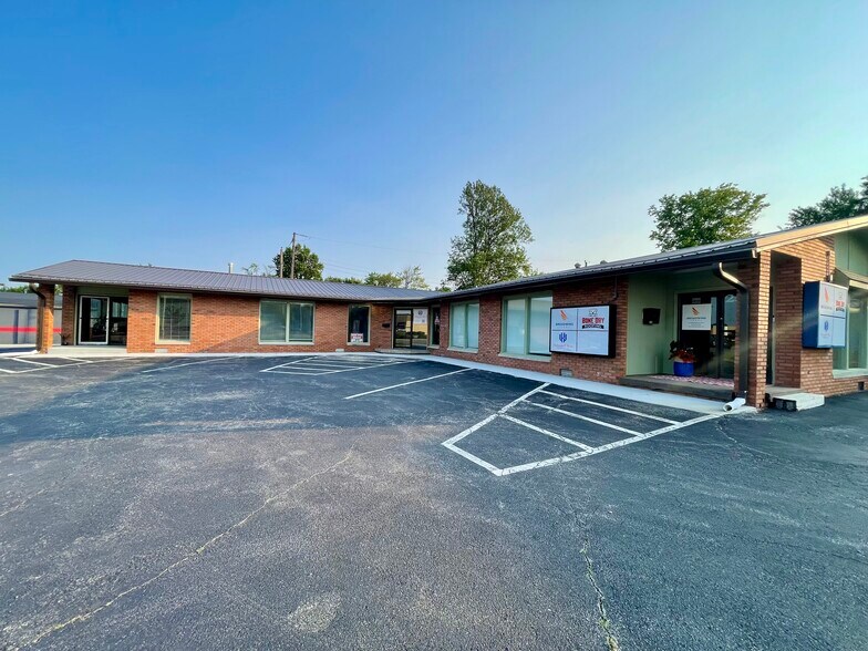 More Photos Of 2360 N National Rd, Columbus Office For Lease