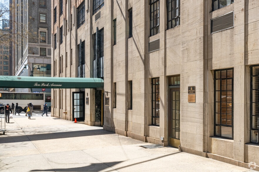 More Photos Of 10 Park Ave, New York Apartments For Sale