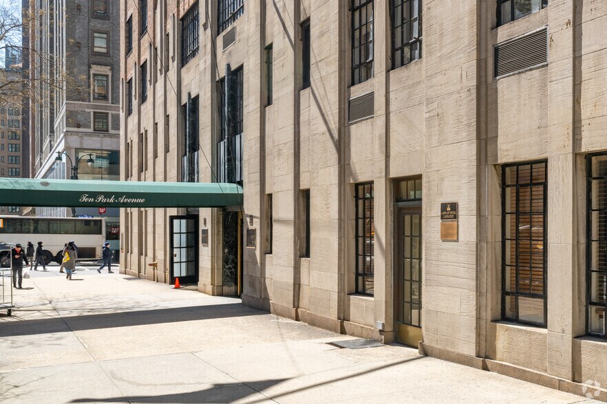 More Photos Of 10 Park Ave, New York Apartments For Sale