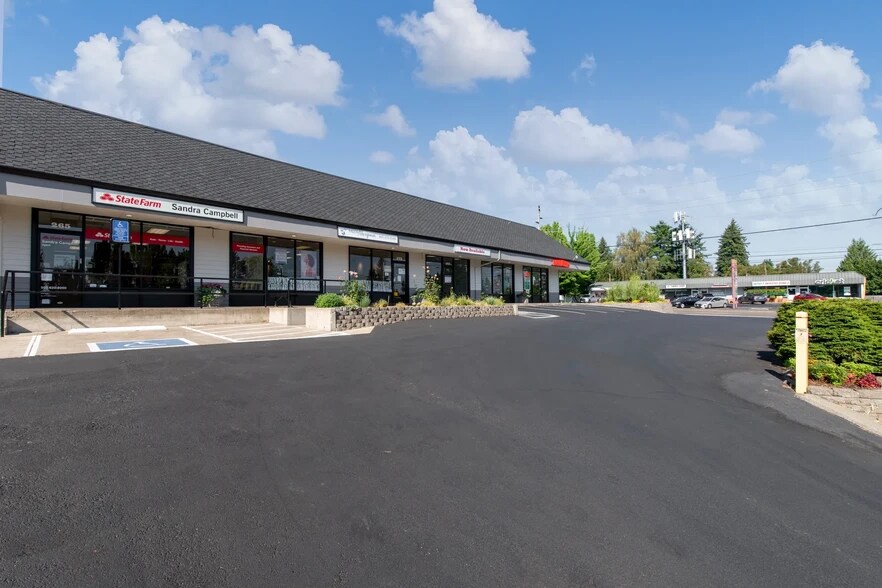 More Photos Of 12950 SW Pacific Hwy, Tigard Storefront Retail Office For Lease