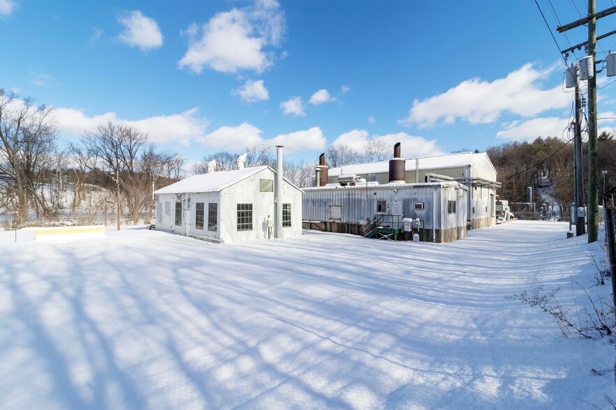 Primary Photo Of 141 Elm Dr, Waynesburg Specialty For Sale