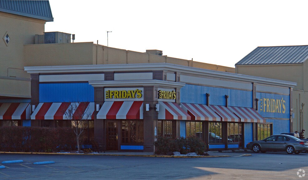 More Photos Of 6900 N Illinois St, Fairview Heights Restaurant For Lease