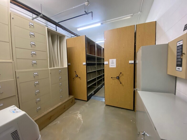 More Photos Of 5440 E County Road 450 N, Albany Loft Creative Space For Sale