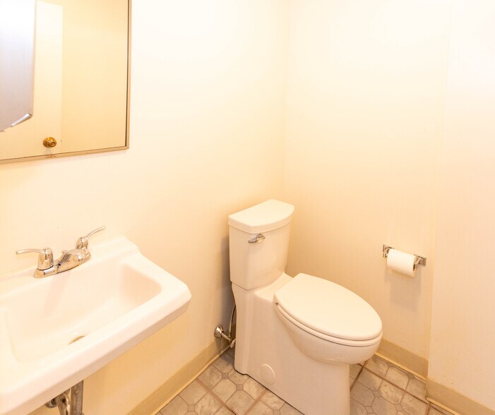 More Photos Of 120 Sister Pierre Dr, Towson Medical For Sale