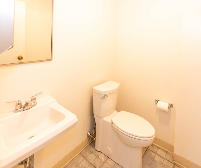 More Photos Of 120 Sister Pierre Dr, Towson Medical For Sale