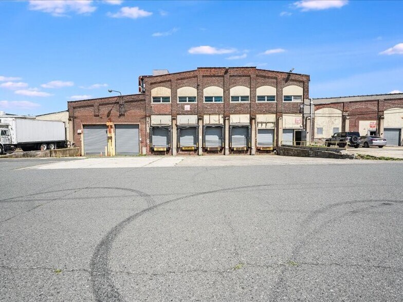 More Photos Of 150 Pacific Ave, Jersey City Warehouse For Lease