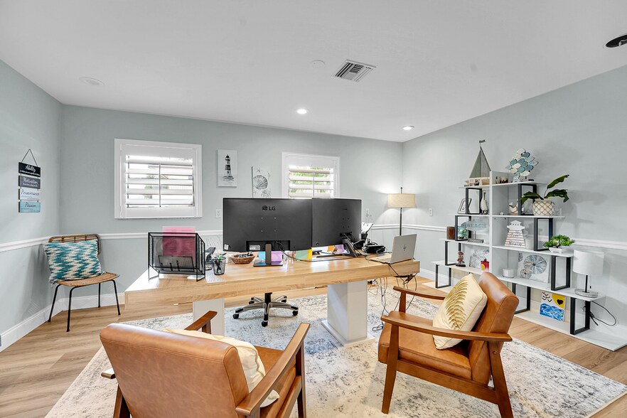More Photos Of 101 SE Martin Luther King Jr Blvd, Stuart Office For Sale