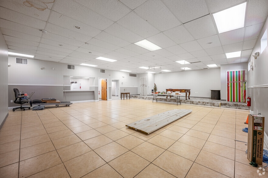 More Photos Of 150 Dog Track Rd, Longwood Office For Sale