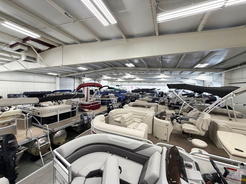 More Photos Of 345 Lake Michigan Dr, Grand Rapids Storefront For Sale