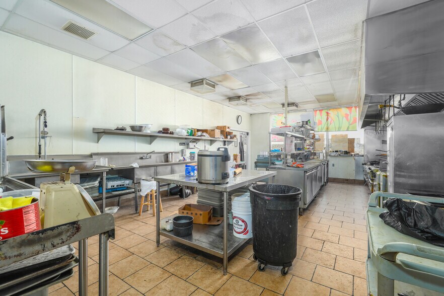 More Photos Of 1137 Walnut St, Red Bluff Restaurant For Sale