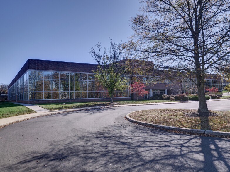 More Photos Of 355 Maple Ave, Harleysville Manufacturing For Lease