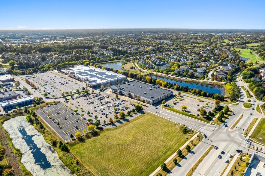 More Photos Of 1720 N Milwaukee Ave, Vernon Hills Supermarket For Sale