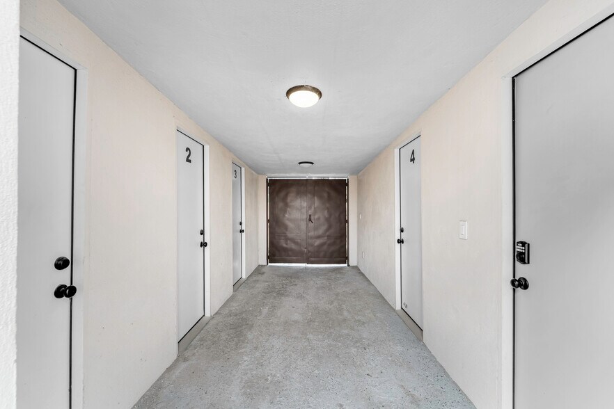 More Photos Of 2122 20th St, Santa Monica Apartments For Sale