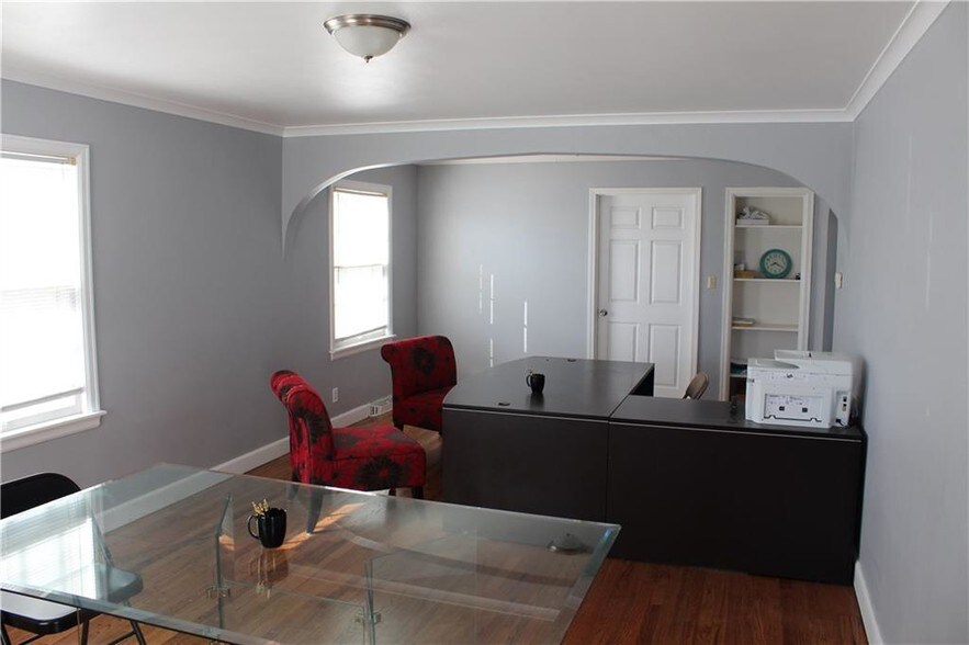 More Photos Of 1305 Sunset Dr, Norwalk Office For Sale