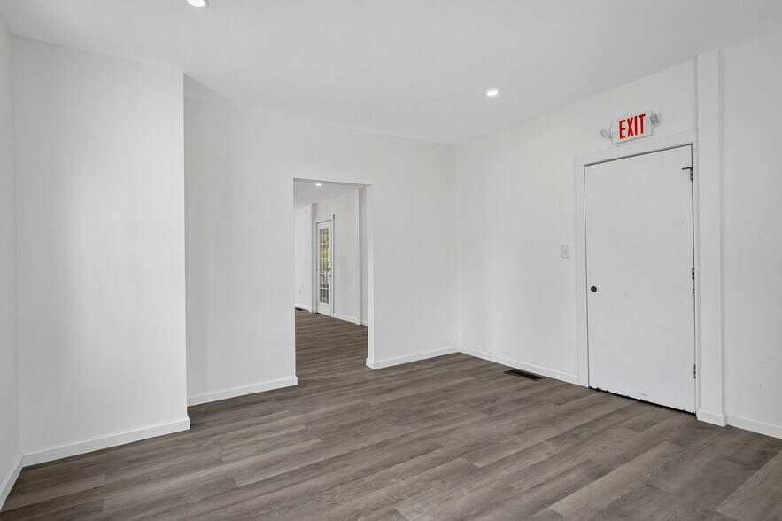 More Photos Of 219 Magnolia Ave, Daytona Beach Storefront Retail Residential For Sale