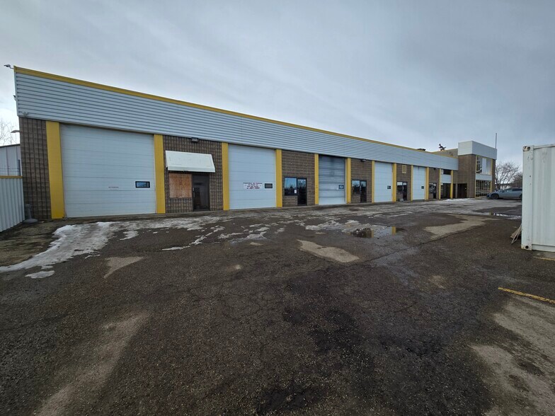 More Photos Of 7887 50 Av, Red Deer Office For Lease
